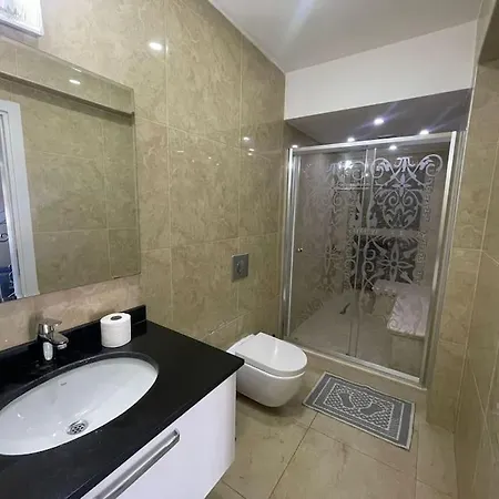 Lueks Tripleks Karaoglanoglu * Kyrenia (Northern Cyprus)