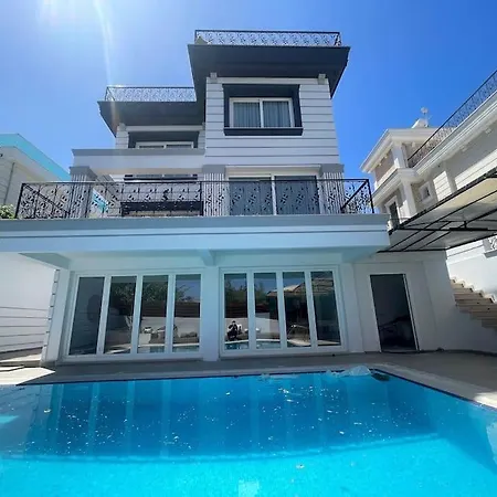Villa Lueks Tripleks Karaoglanoglu Kyrenia (Northern Cyprus)
